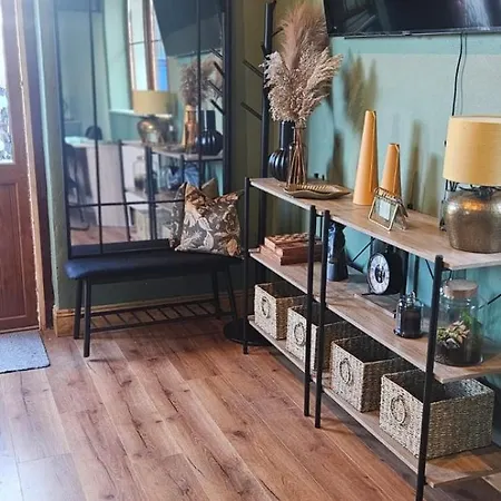 مكان تخييم Mount Bolton Loft House *