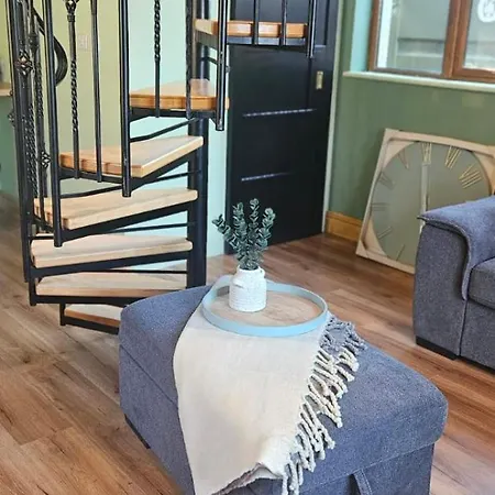 Mount Bolton Loft House