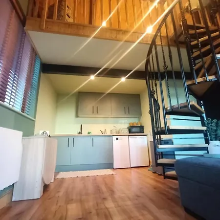 Camping Mount Bolton Loft House *