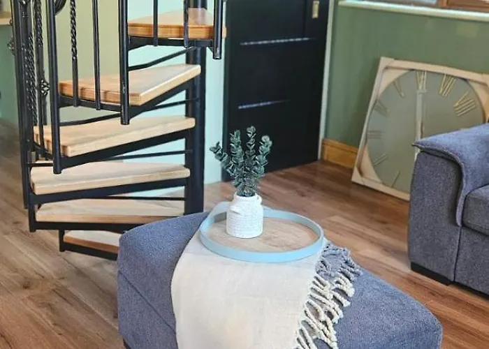 Mount Bolton Loft House